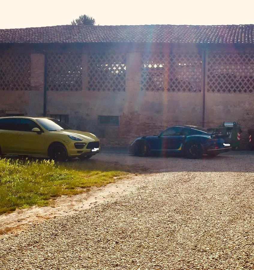 Bed & Breakfast Bed and Breakfast Cascina la castagnara&tazio nuvolari Oriolo  Italia
