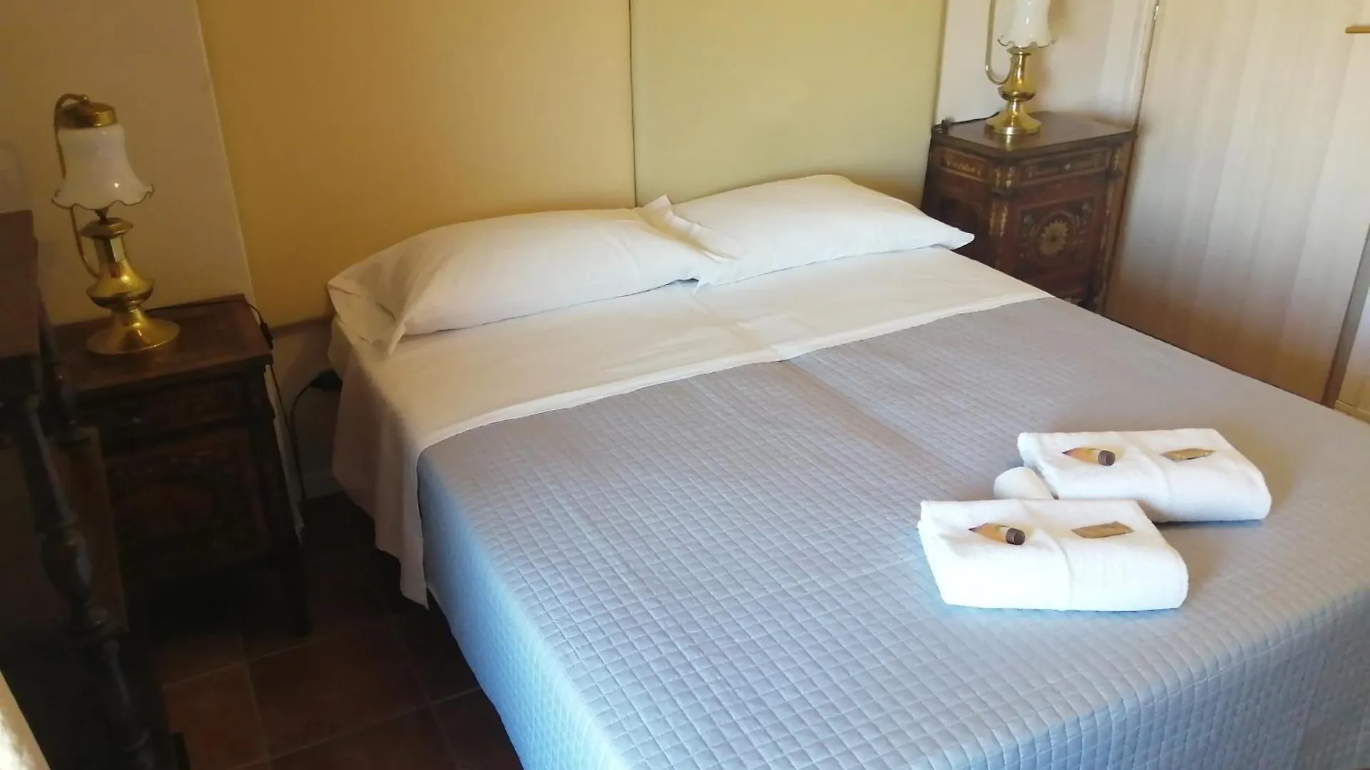 Bed and Breakfast Cascina la castagnara&tazio nuvolari Oriolo  0*, Oriolo (Lombardy) Italia